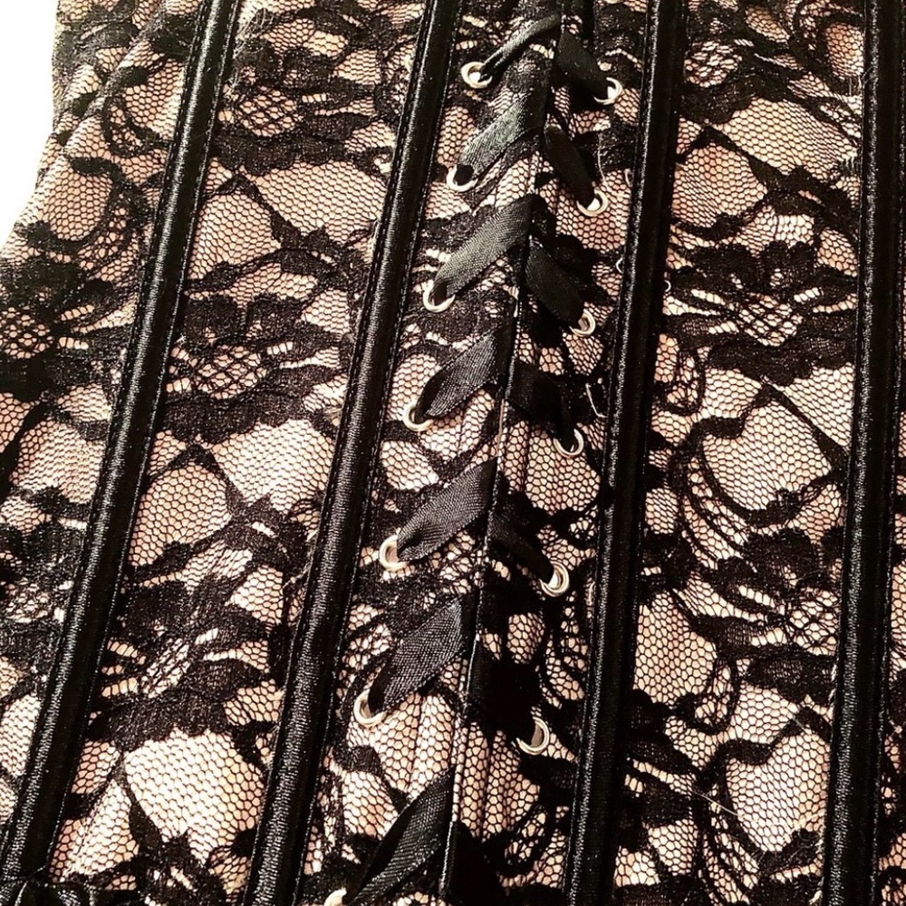 Belle De Jour - Corset - Picture 3 of 5
